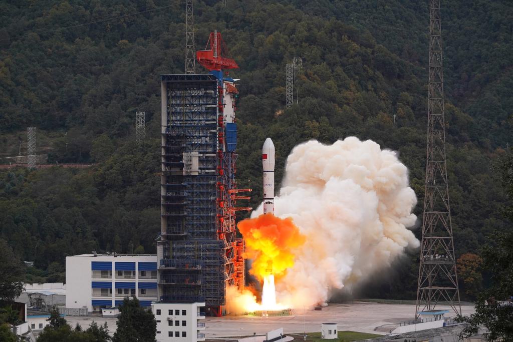 乐天国际平台：长二丁火箭携手远征三号上面级发射成功